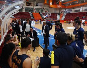 Fenerbahçe Safiport Taraftarlarıyla Buluşuyor