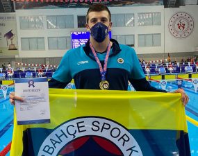 Fenerbahçe’li Yüzücü Emre Sakçı’dan Dünya Rekoru