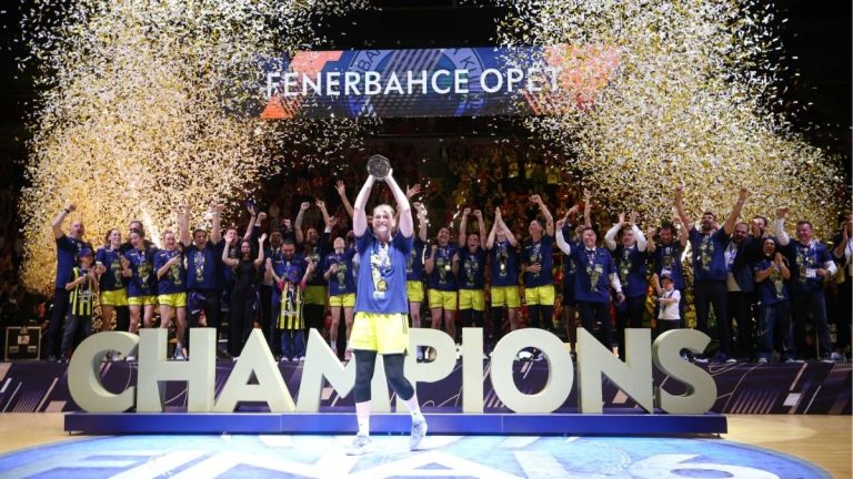Fenerbahçe Opet’ten Tarihi Başarı